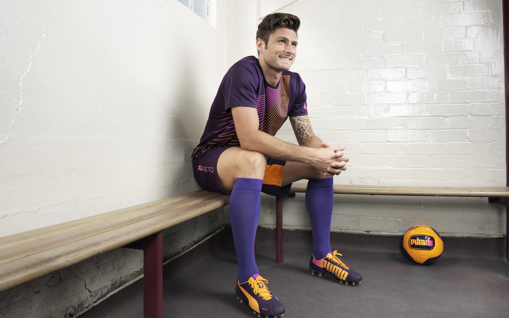 “费尔南多·比亚尔巴:美洲狮队进攻的心脏,未来无限可能”