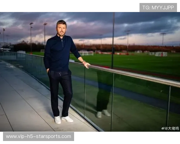 曼联连胜模式开启,卡里克指挥若定,曼联主帅谈卡瓦尼